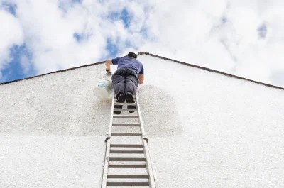 Peinture extérieure à Chalain-le-Comtal — façades et ravalement